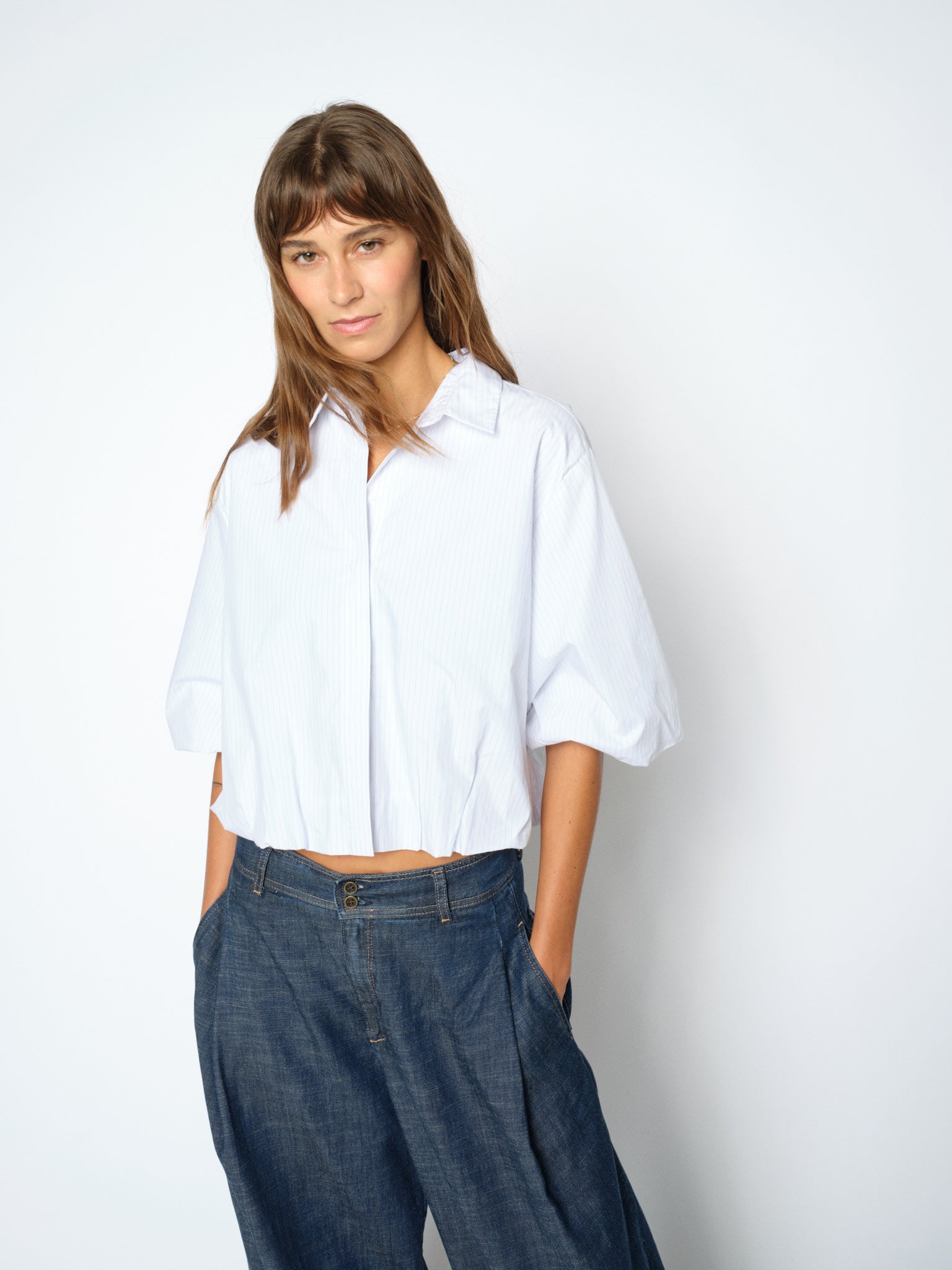 Modelshot / Bright White / Detail